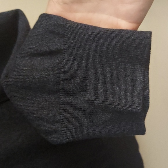 BANANA REPUBLIC LUXURY BLEND Navy  V Neck Long Sleeve Silk/Cashmere Sweater - Picture 6 of 9